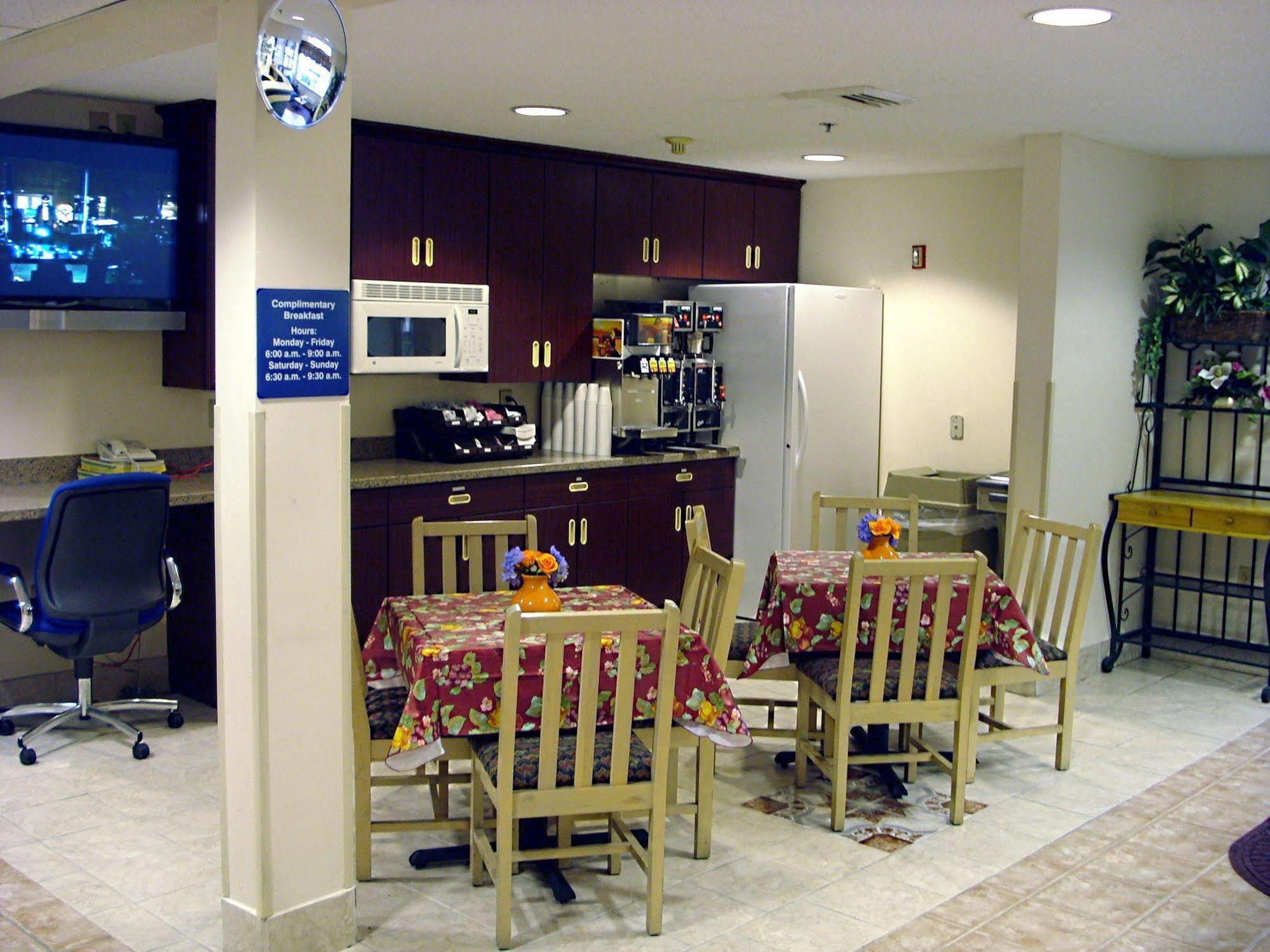 Hometown Inn & Suites Jacksonville Butler Blvd./Southpoint Dış mekan fotoğraf